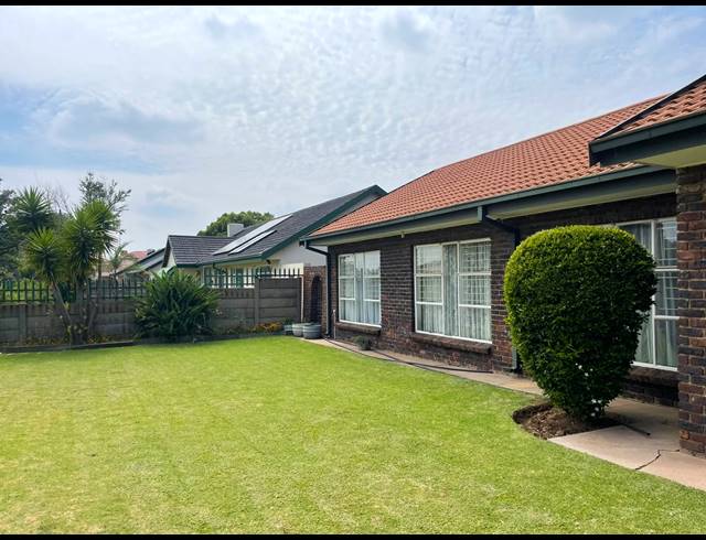 5 BEDROOM HOUSE FOR SALE IN VANDERBIJLPARK SE 2